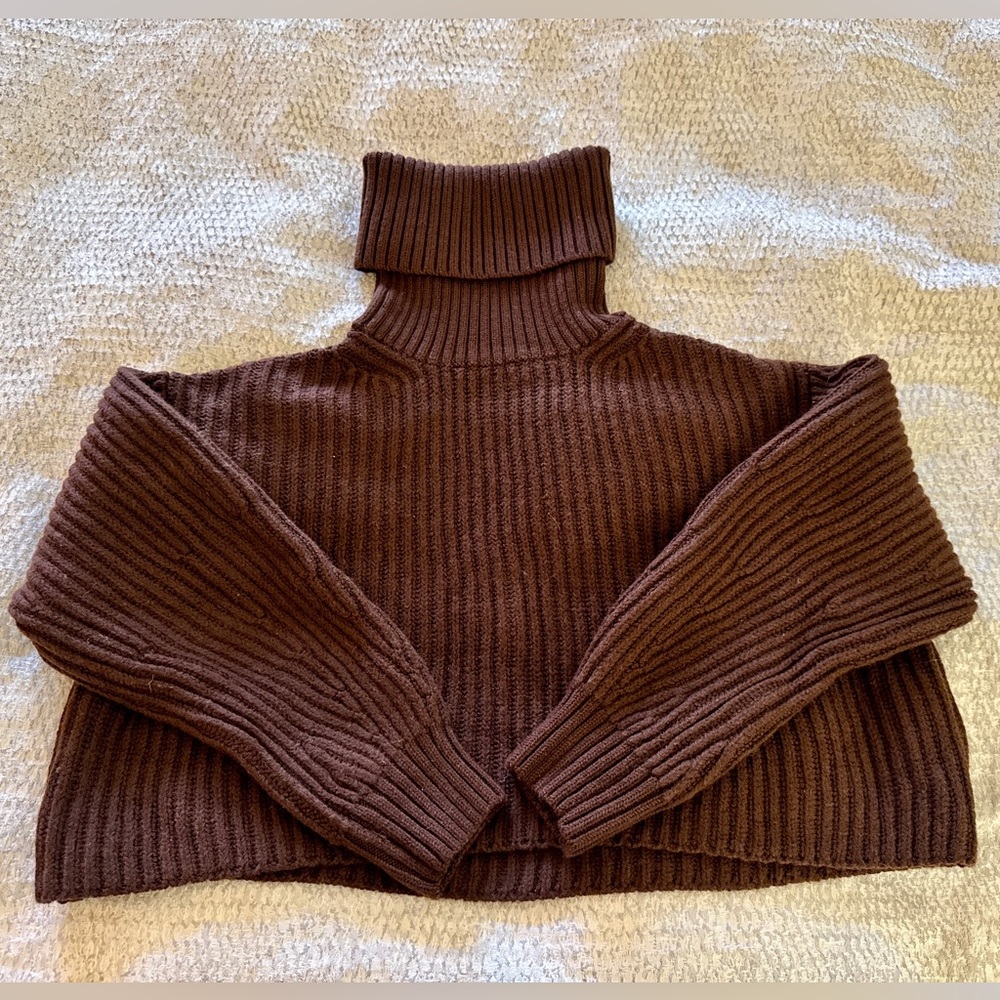 👍🏻💥💥SALE💥💥 Aritzia brown ribbed turtleneck cropped knit sweater Babaton size 2XS
